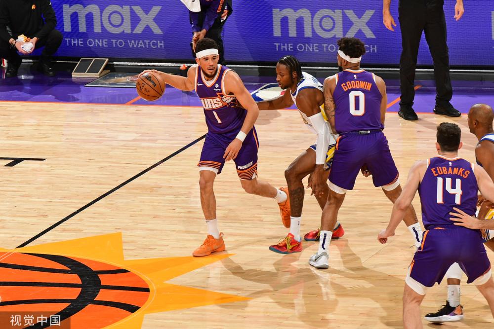 中展示了他 中展示了他