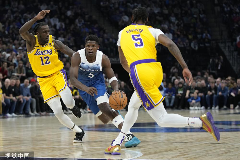 埃丁因伤退 埃丁因伤退